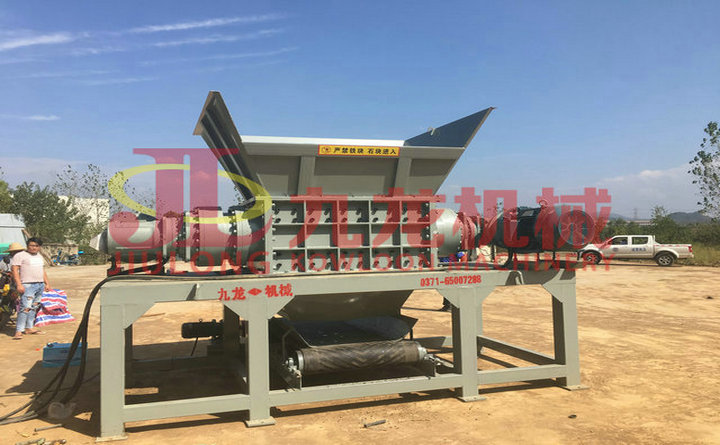紙廠(chǎng)廢料粉碎機(jī)