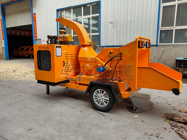 樹枝粉碎機實現(xiàn)了園林廢棄物循環(huán)利用的目的